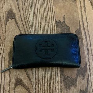 COPY - Black Tory Burch designer wallet